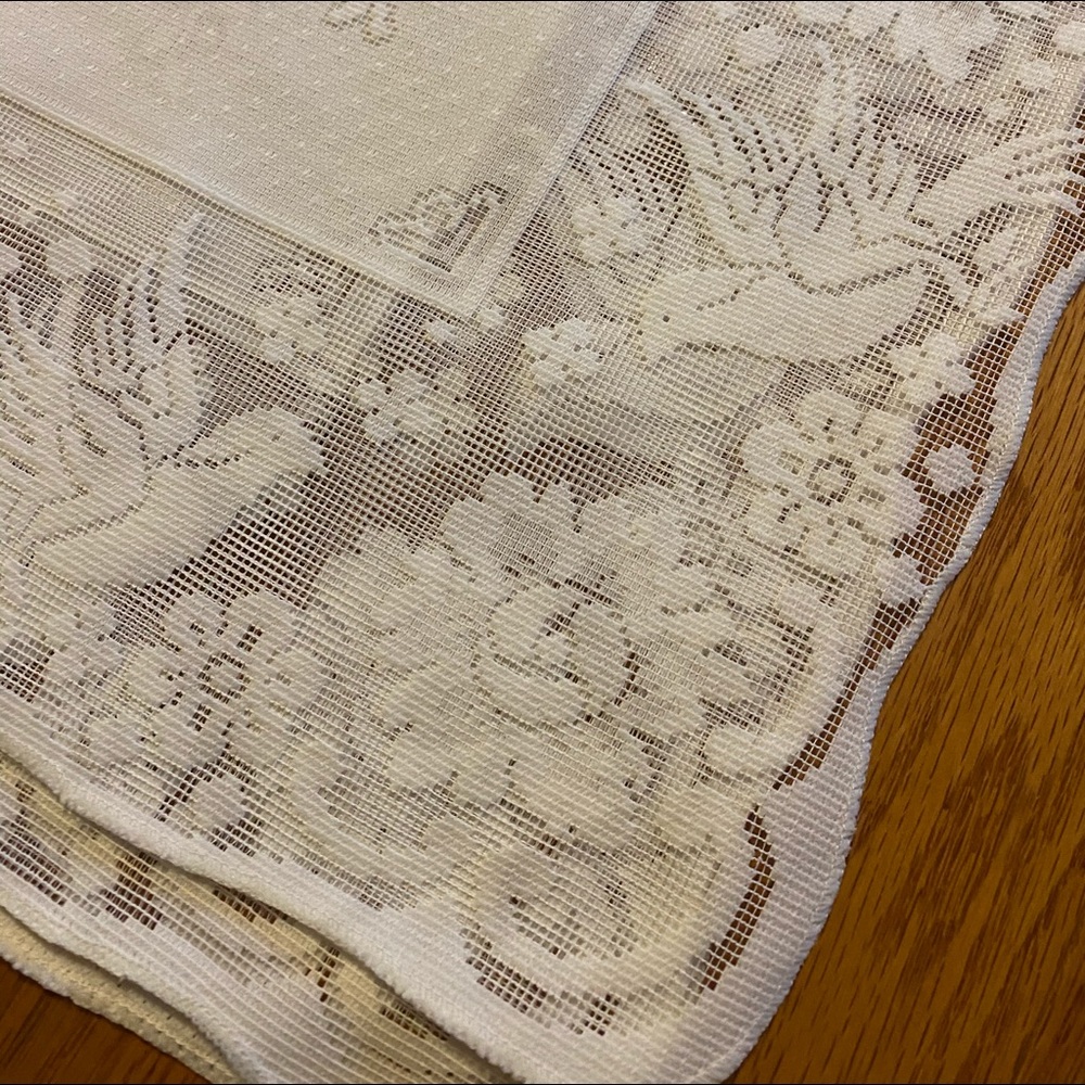 White Polyester Lace Rectangular Tablecloth - Picture 2 of 7